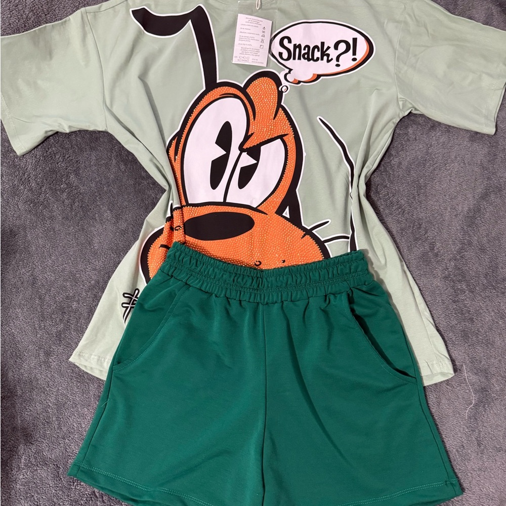 Green Cartoon Graphic T-Shirt and Shorts Set